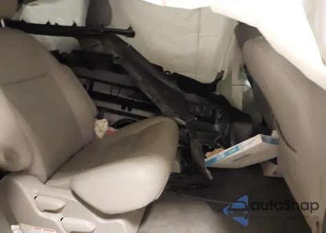 2018 Toyota Sienna Xle 8 Passenger z USA, uszkodzony, nr VIN 5TDYZ3DC7JS928336